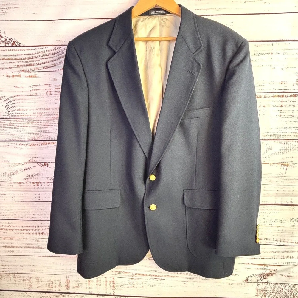 Vintage Navy Blue Blazer 44R Worsted Wool Blend Gold Crest Buttons Preppy Ivy